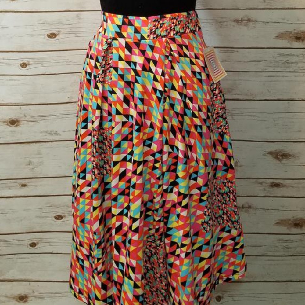 BEAUTIFUL Multi~Color Lularoe Madison Skirt Size M